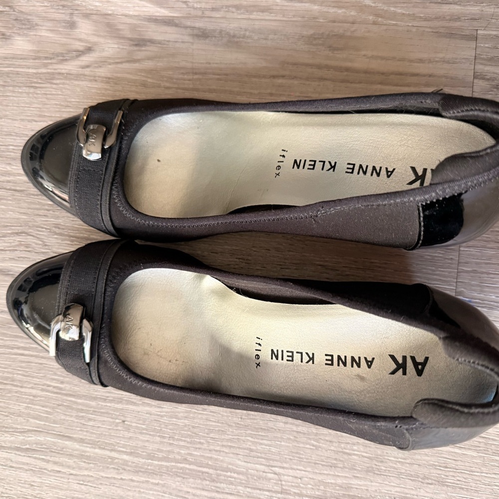 Anne Klein Black Patent Flats - Picture 3 of 6